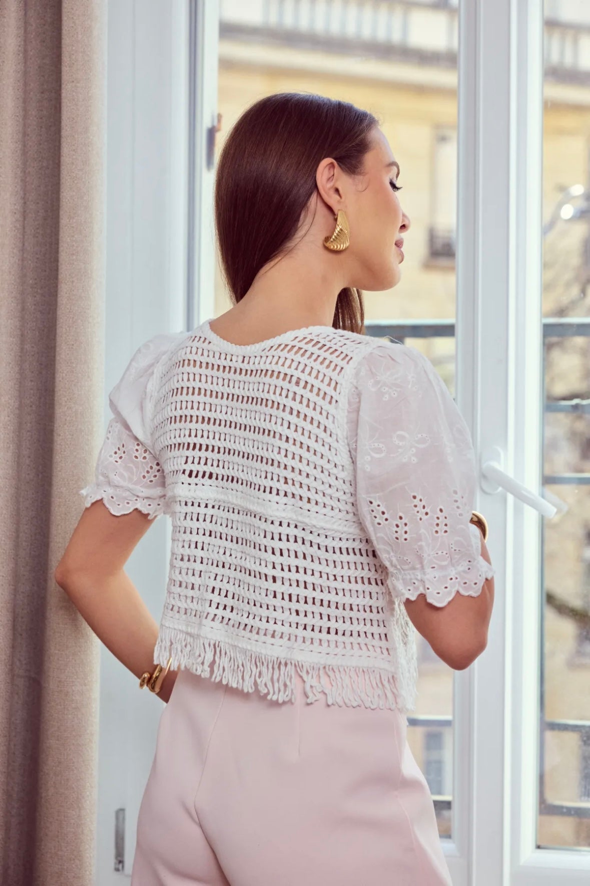 Gilet manches courtes en crochet orné de boutons - 2510 CROCHET