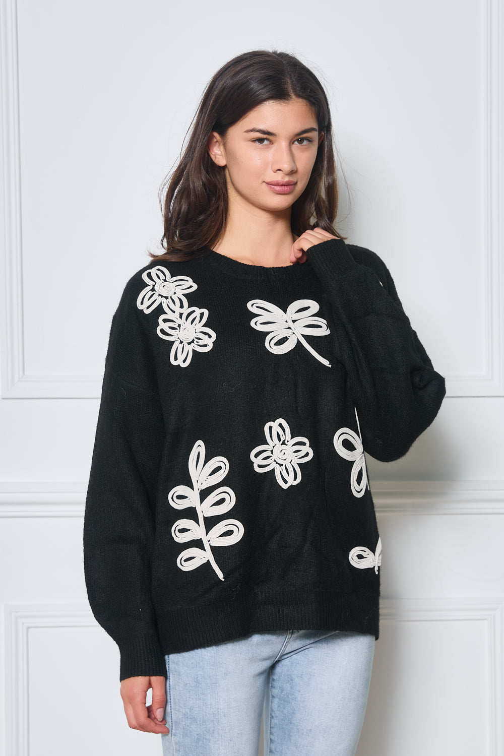 Pull en maille avec broderies fleuries - 5382