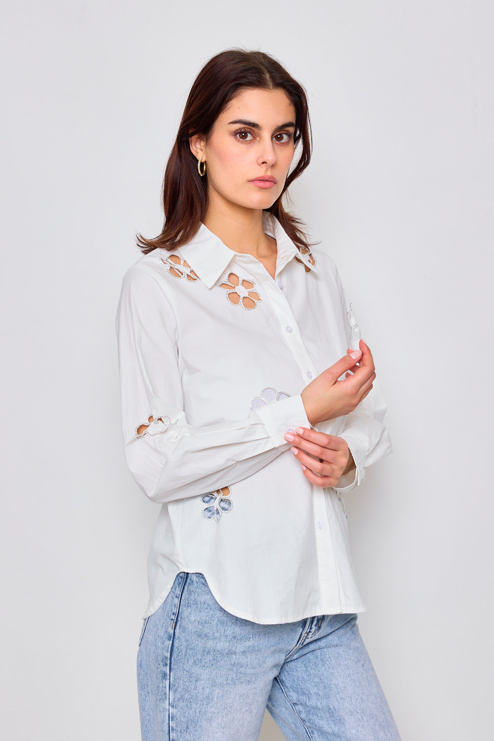 Cotton shirt with floral cotton details - 3073