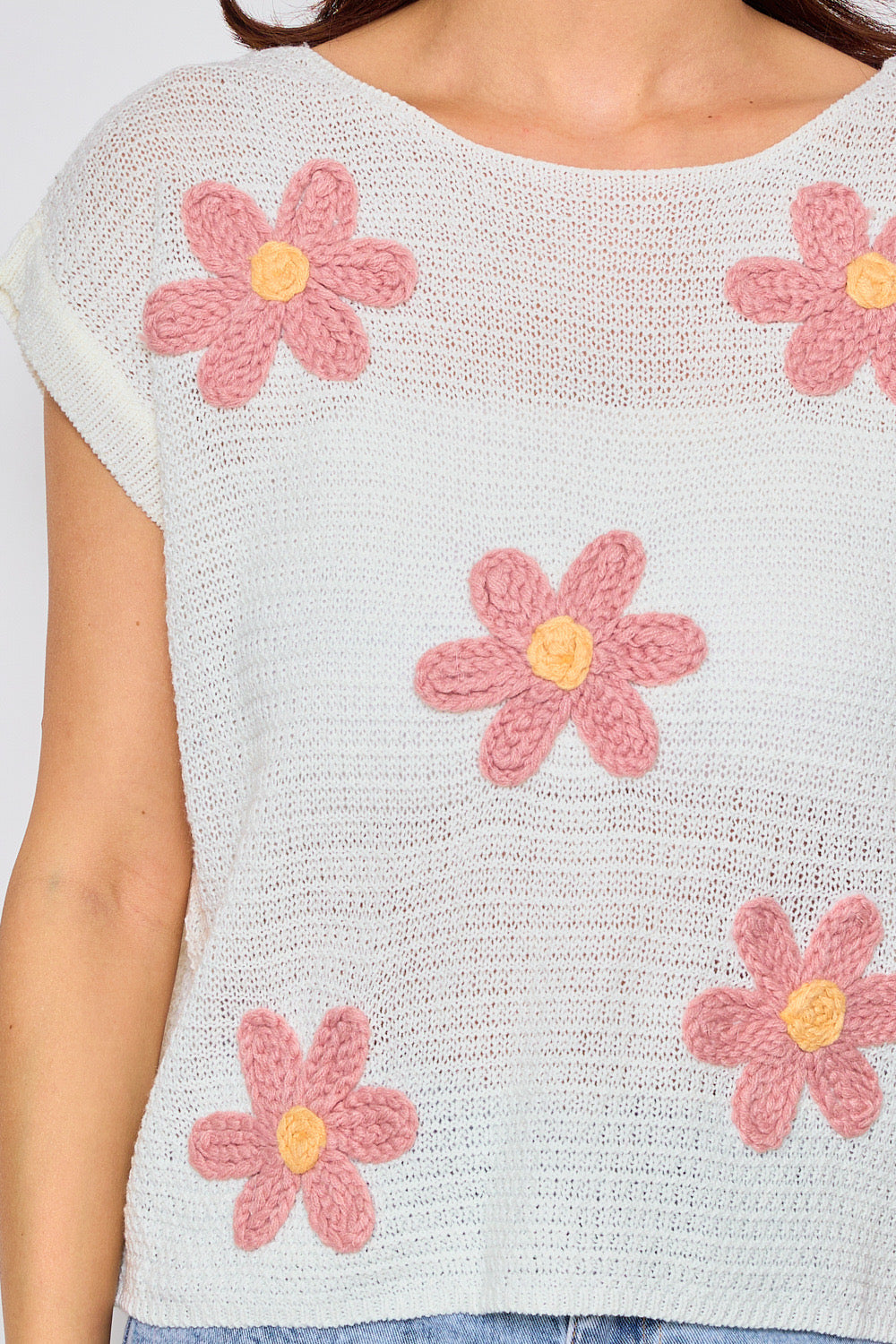 Lightweight mesh top with floral patterns - 2374