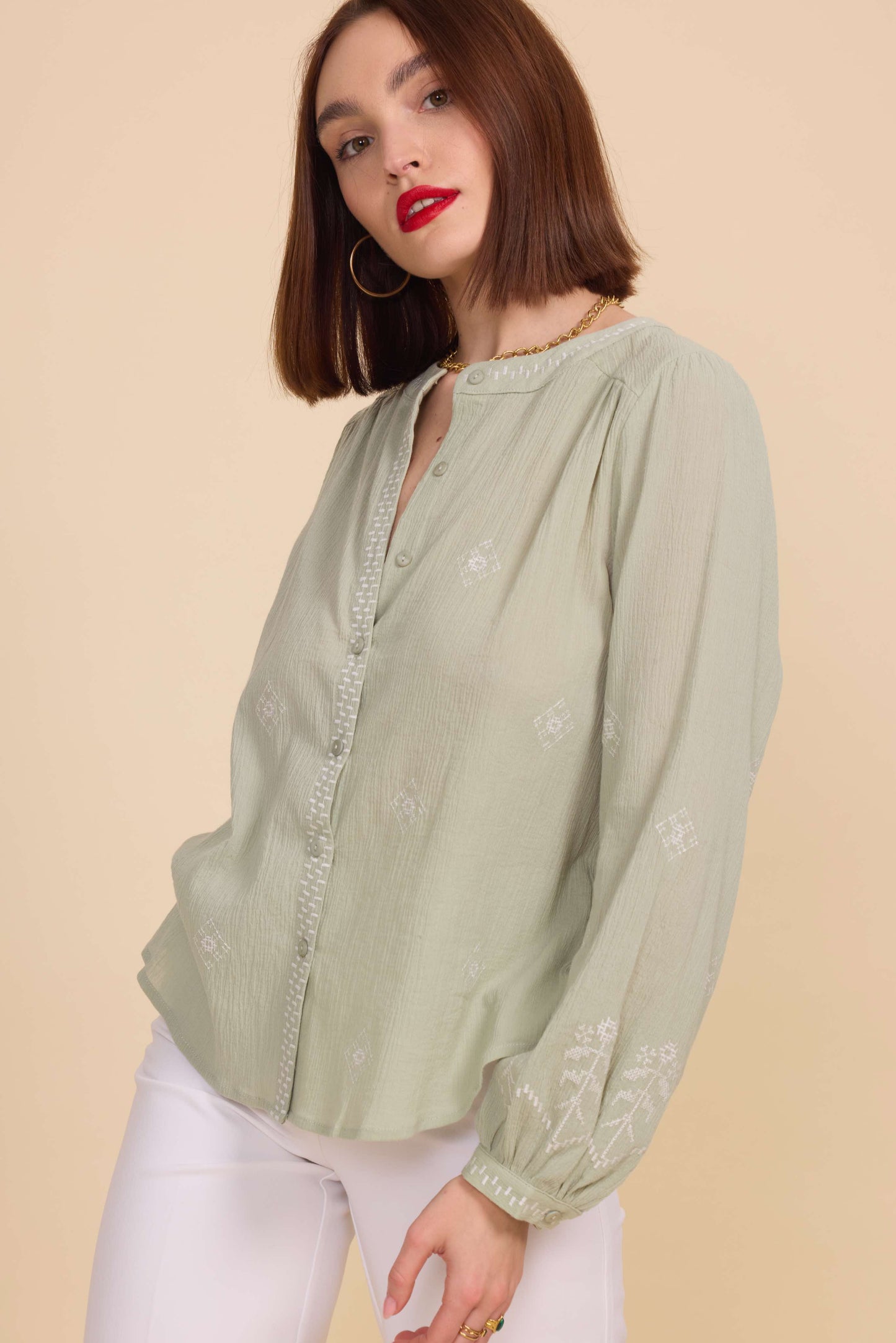 Blouse légère avec broderies  - 5617