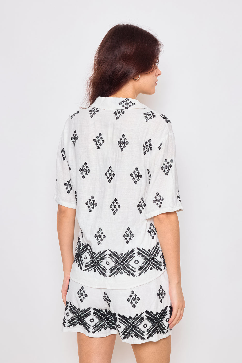 Short en lin mélangé avec broderies fantaisies - 2433
