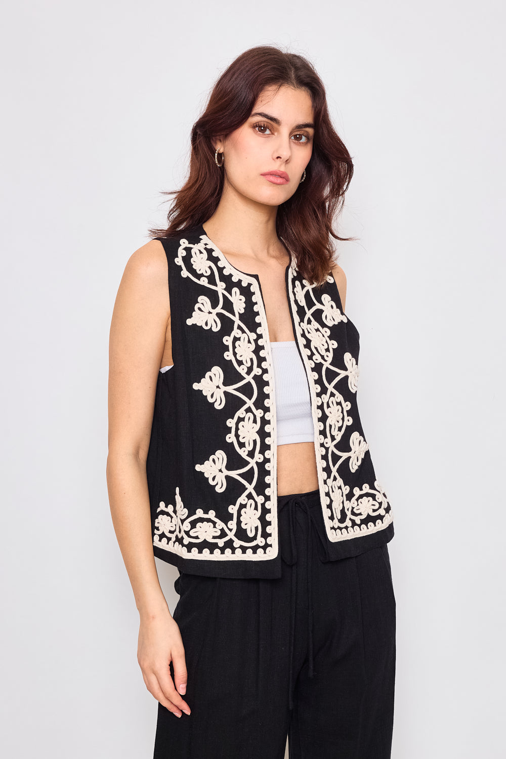 Embroidered cotton and linen sleeveless vest - 2430