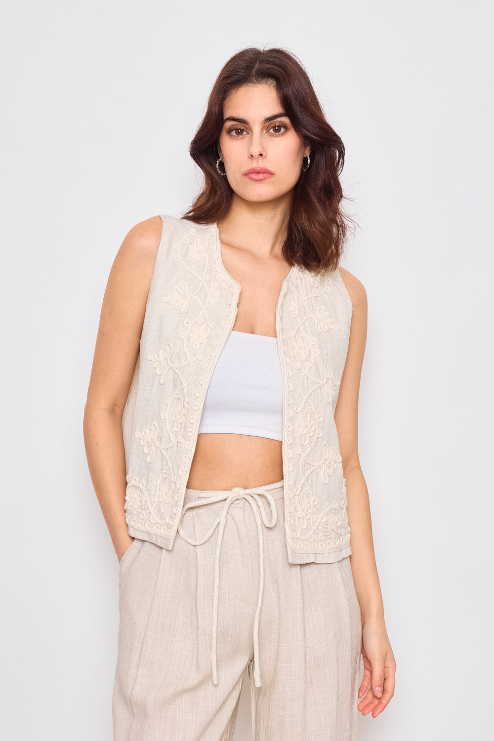 Embroidered cotton and linen sleeveless vest - 2430