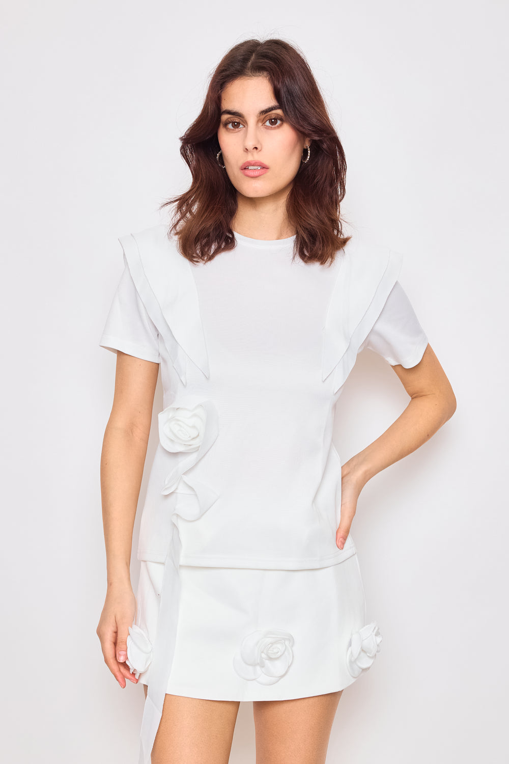 Casual T-shirt with ruffles and embossed flower - 4494