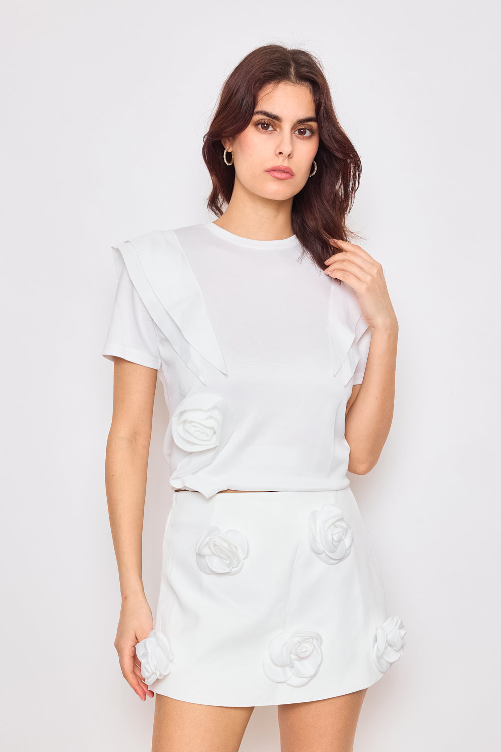 Casual T-shirt with ruffles and embossed flower - 4494