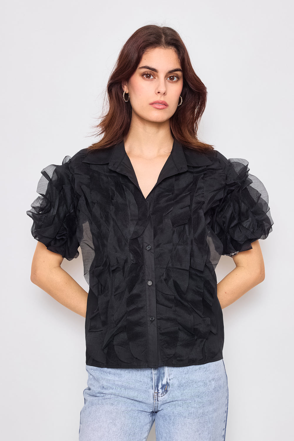 Short-sleeved shirt with ruffles - 2463