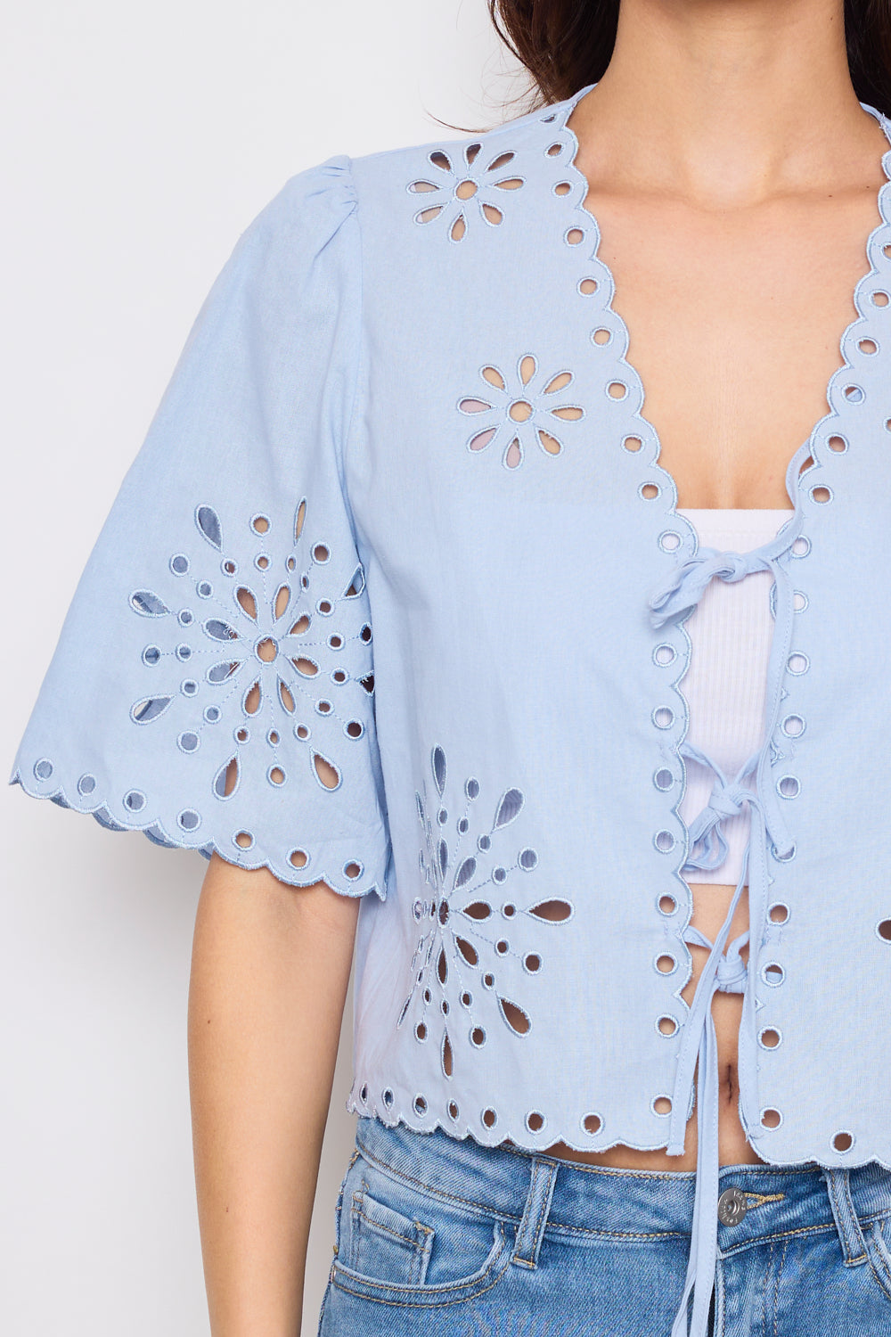 Blouse ample en broderie anglaise avec liens à nouer - 3081