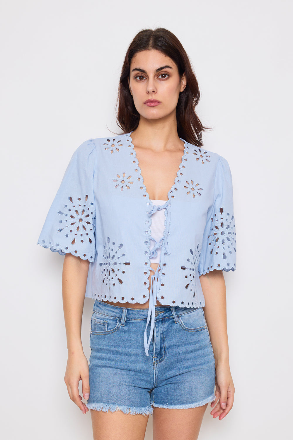 Blouse ample en broderie anglaise avec liens à nouer - 3081