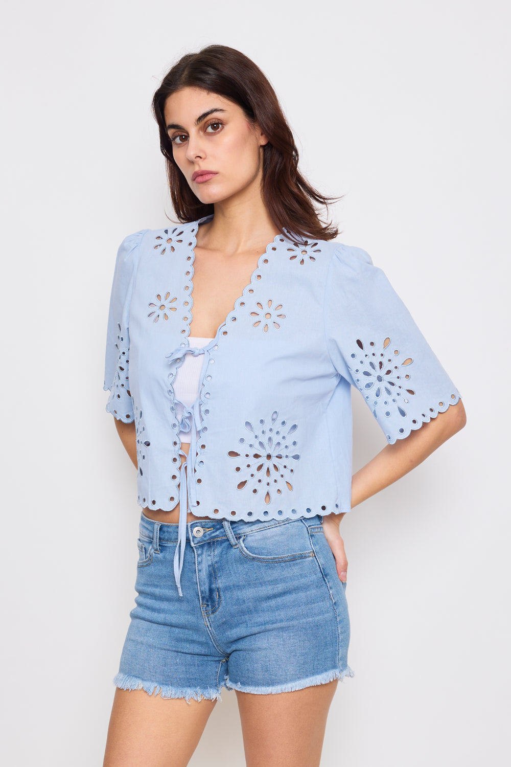 Blouse ample en broderie anglaise avec liens à nouer - 3081