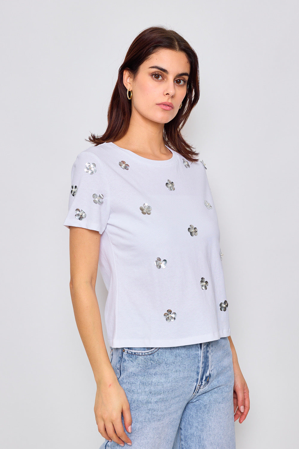 Cotton T-shirt with fancy flowers - 3072