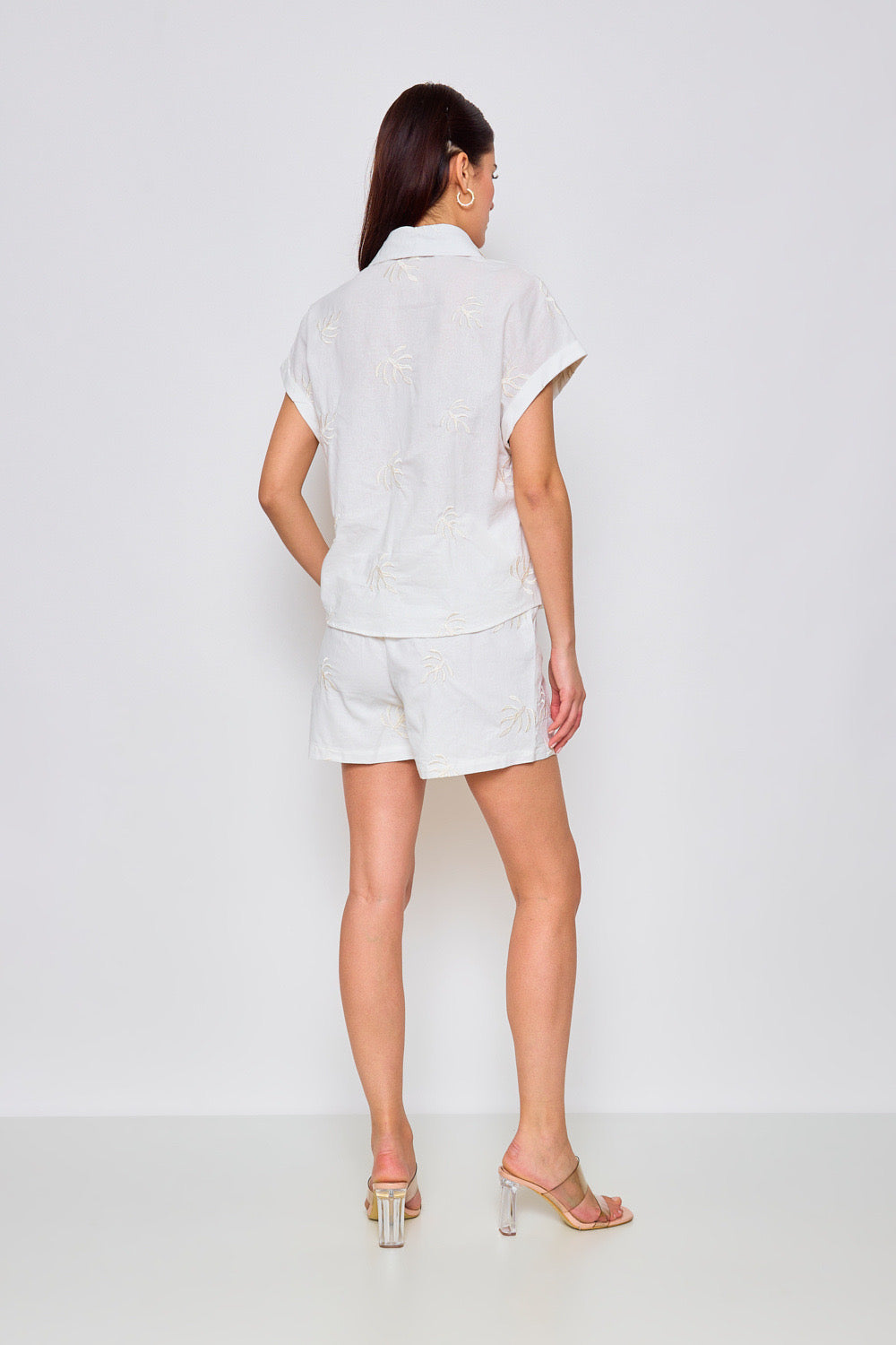 Embroidered cotton shirt with short sleeves - 2435