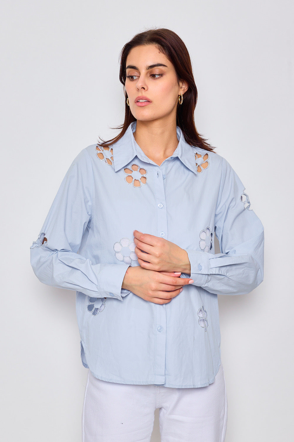 Cotton shirt with floral cotton details - 3073