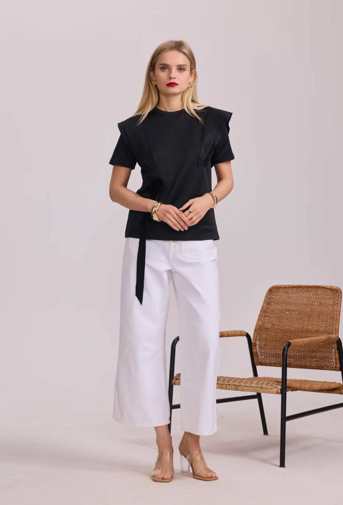 Casual T-shirt with ruffles and embossed flower - 4494