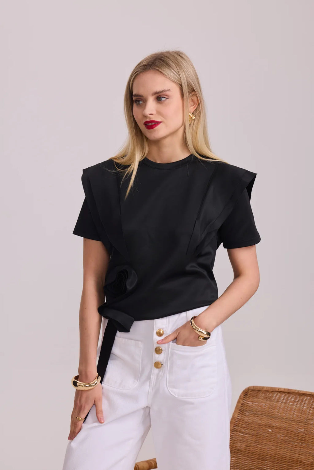 Casual T-shirt with ruffles and embossed flower - 4494