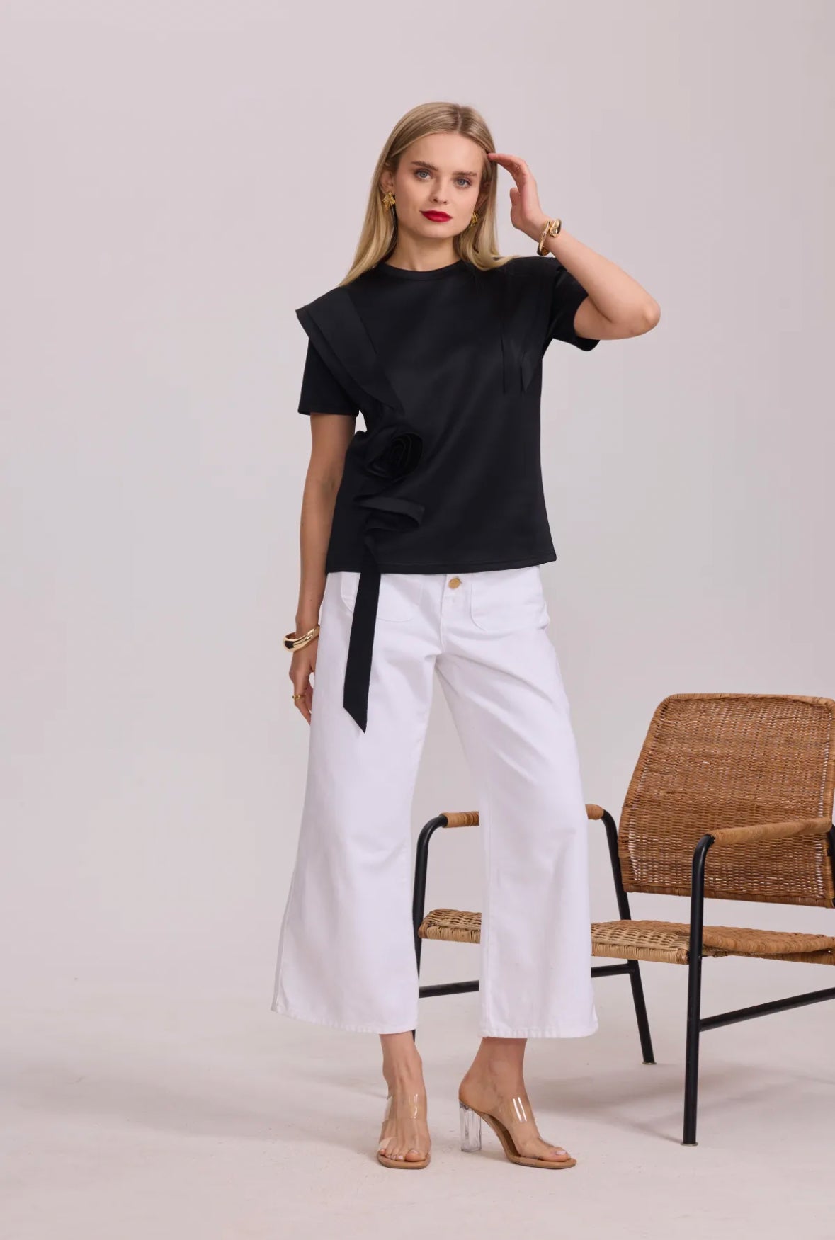 Casual T-shirt with ruffles and embossed flower - 4494