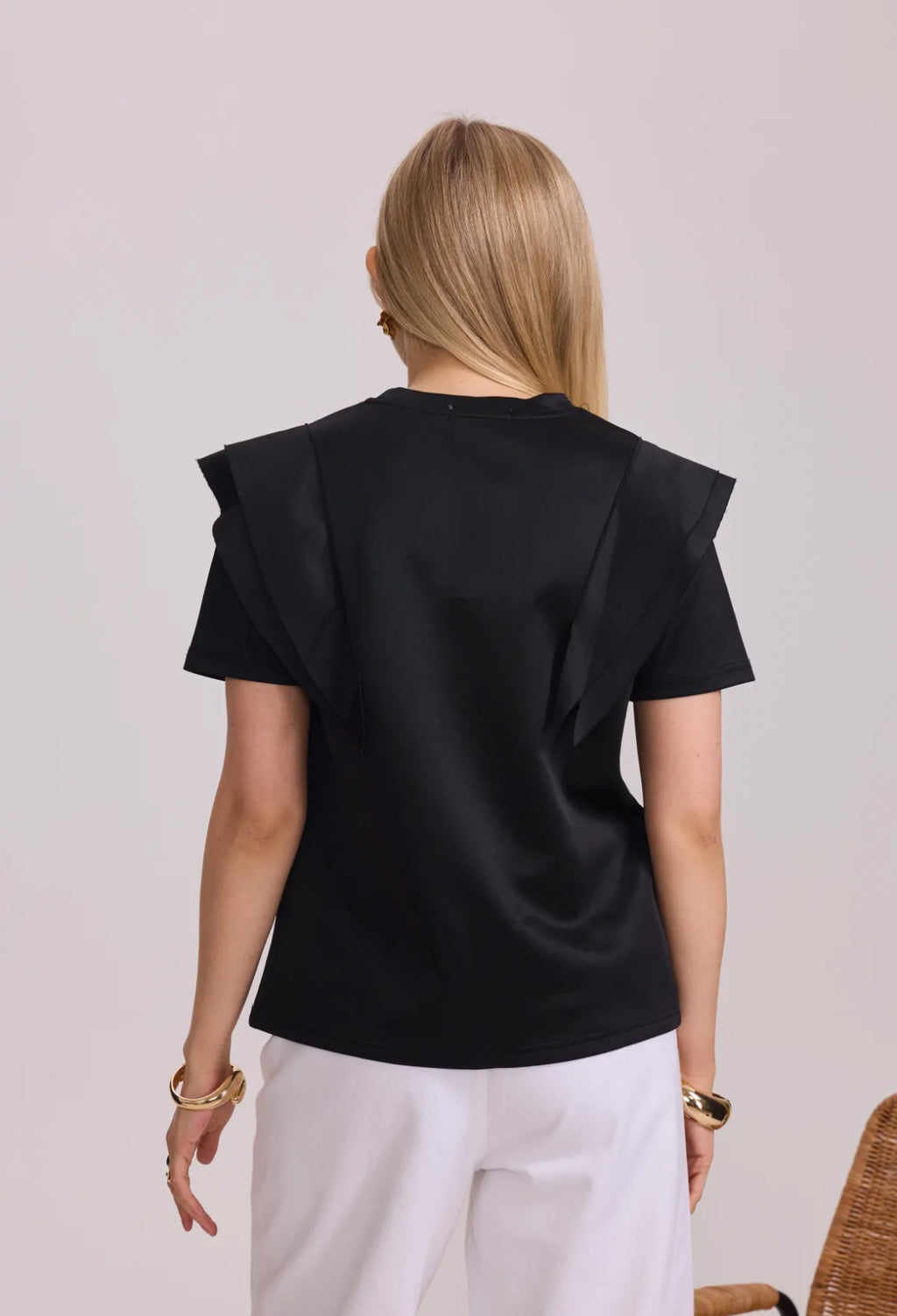 Casual T-shirt with ruffles and embossed flower - 4494