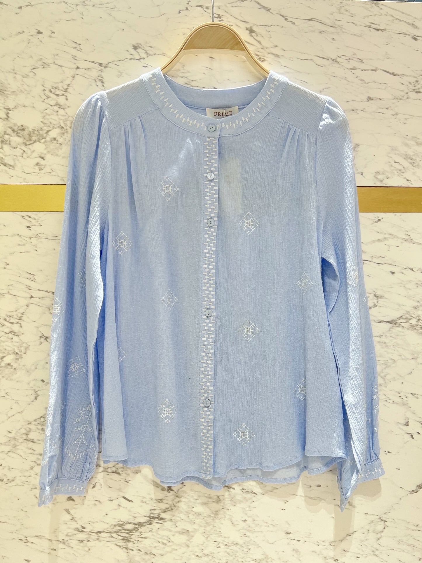 Blouse légère avec broderies  - 5617