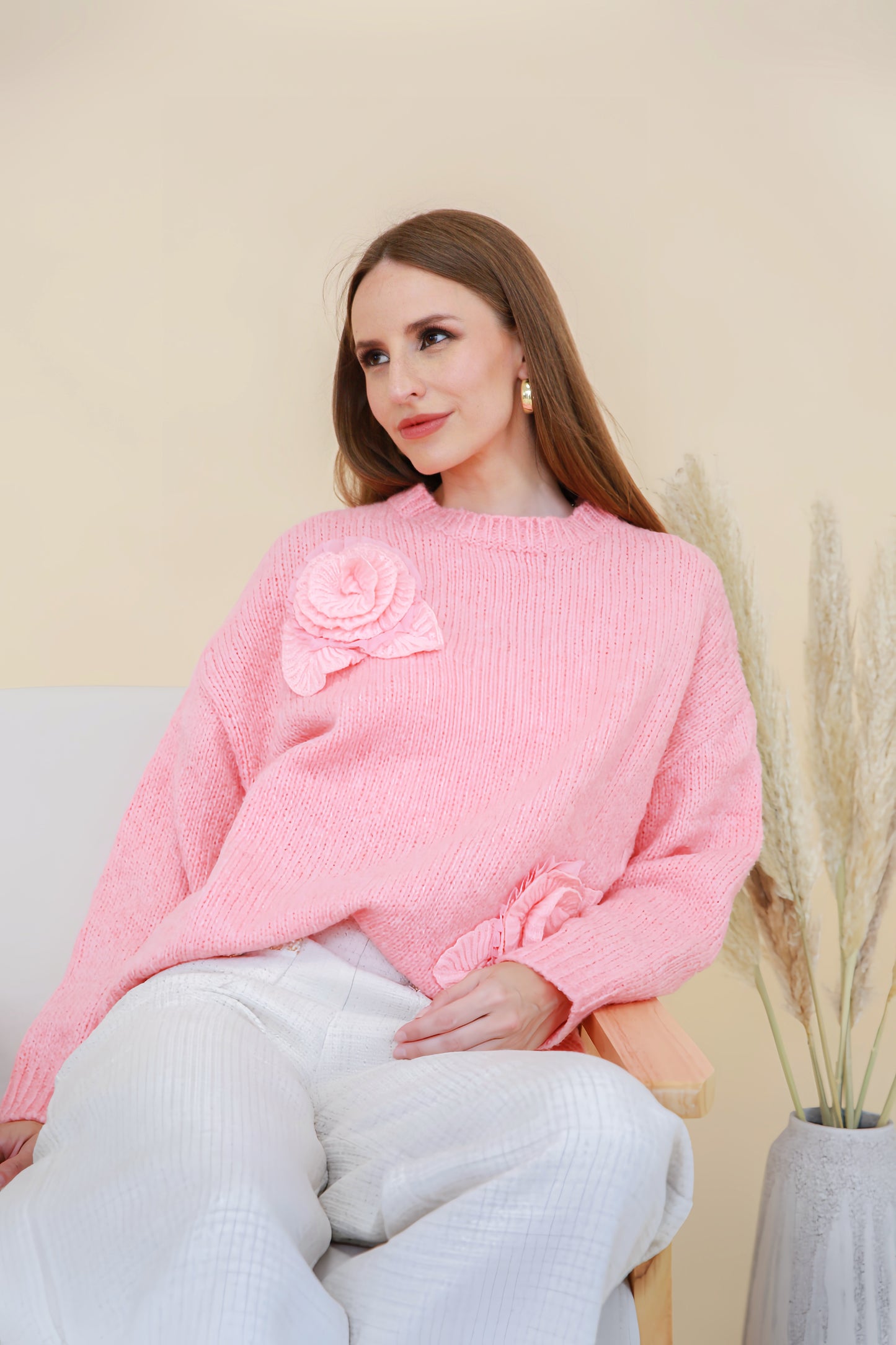 Pull doux au toucher avec fleurs en relief - 2656