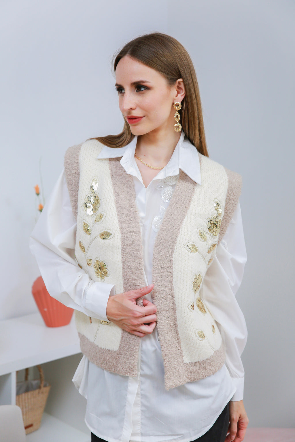 Sleeveless knitted vest - 5383