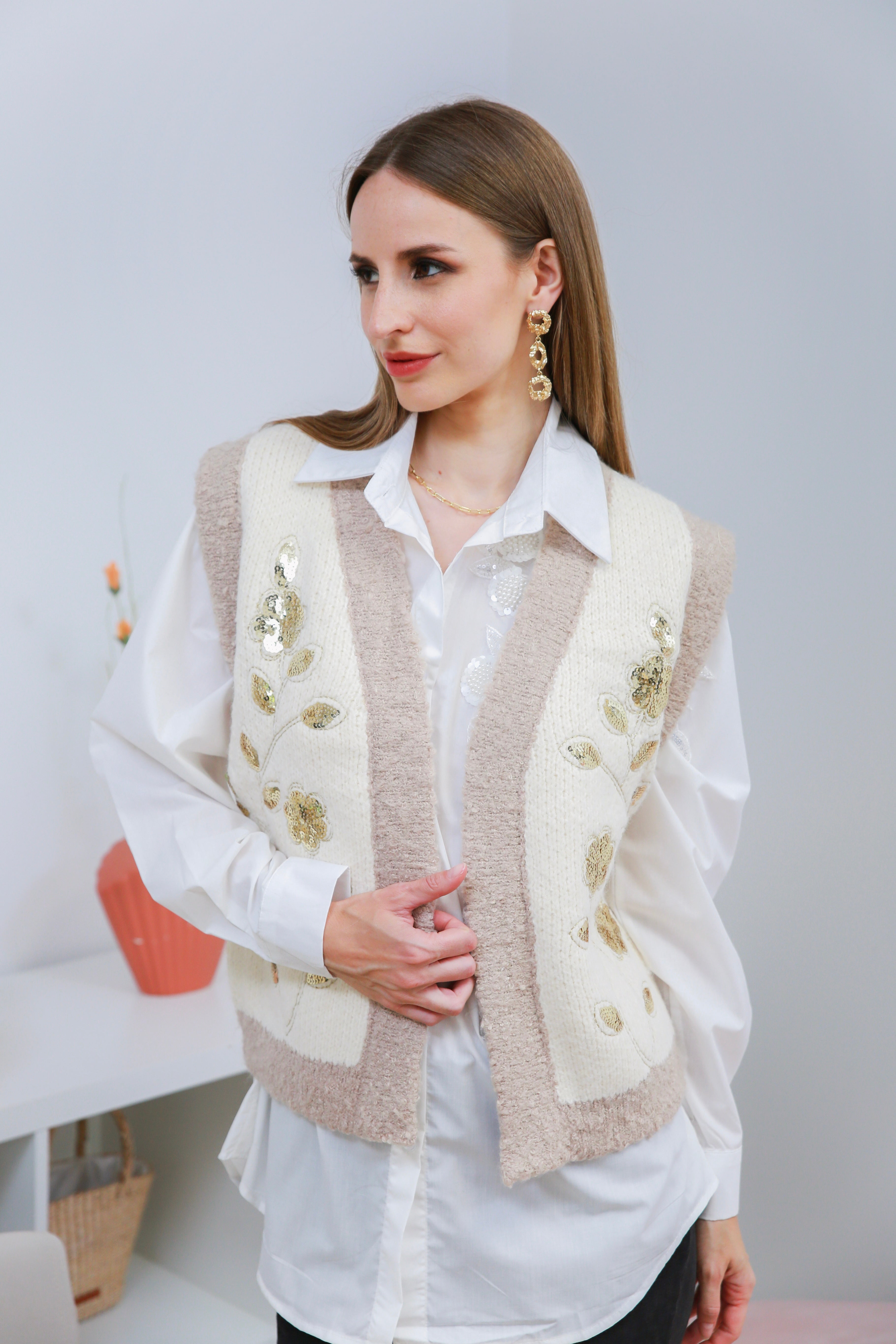 Sleeveless knitted vest - 5383