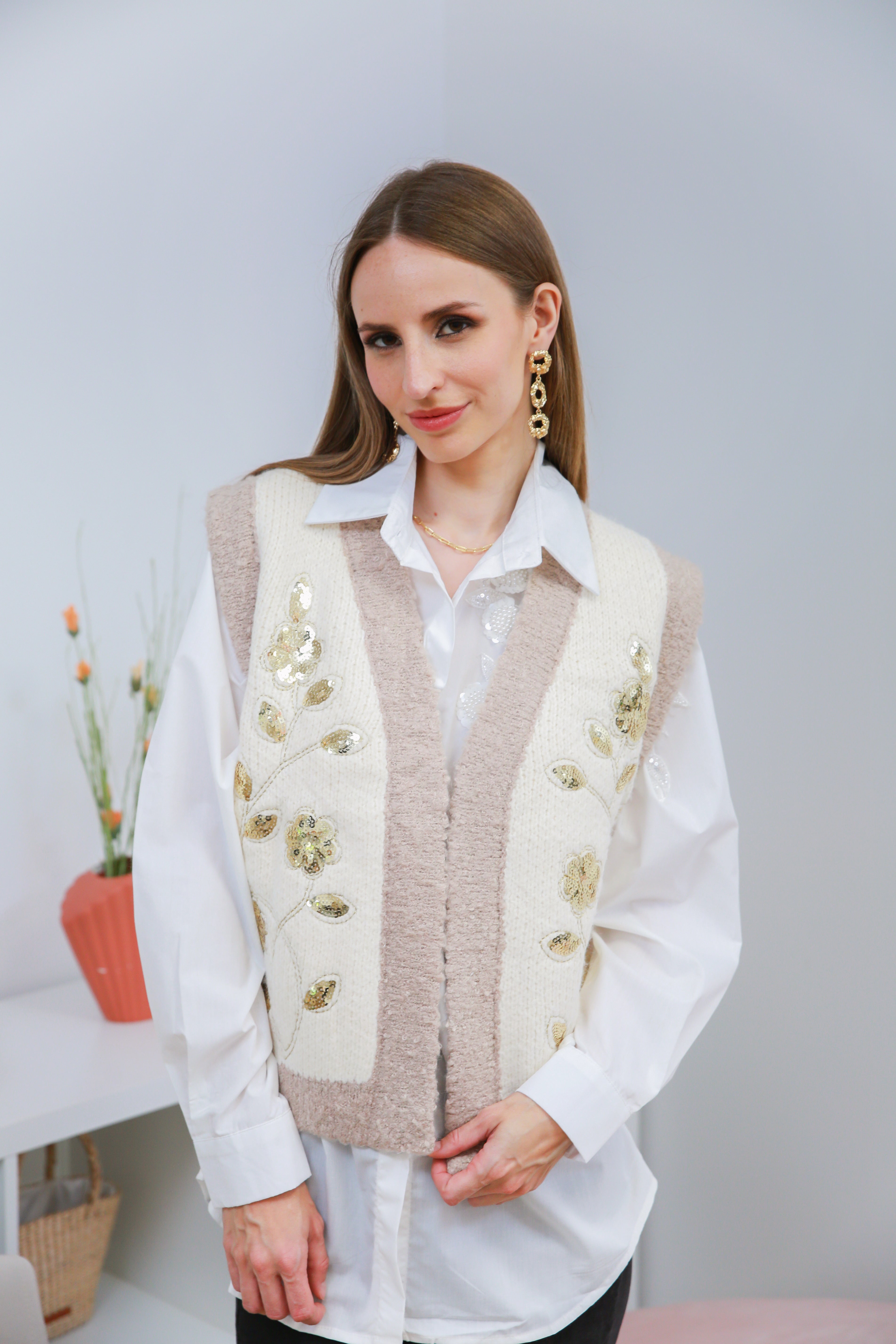 Sleeveless knitted vest - 5383
