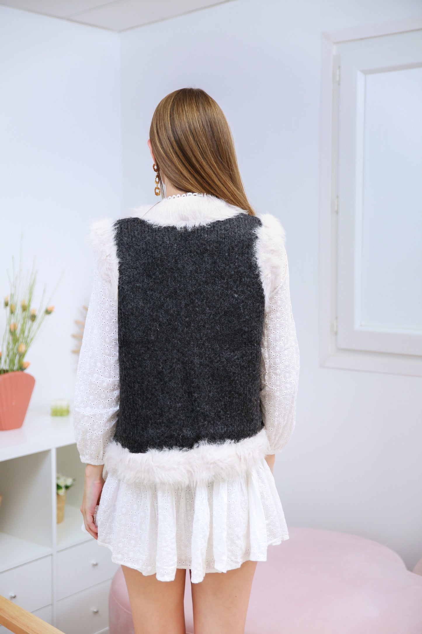 Gilet sans manches en maille avec fausse fourrure - 5385