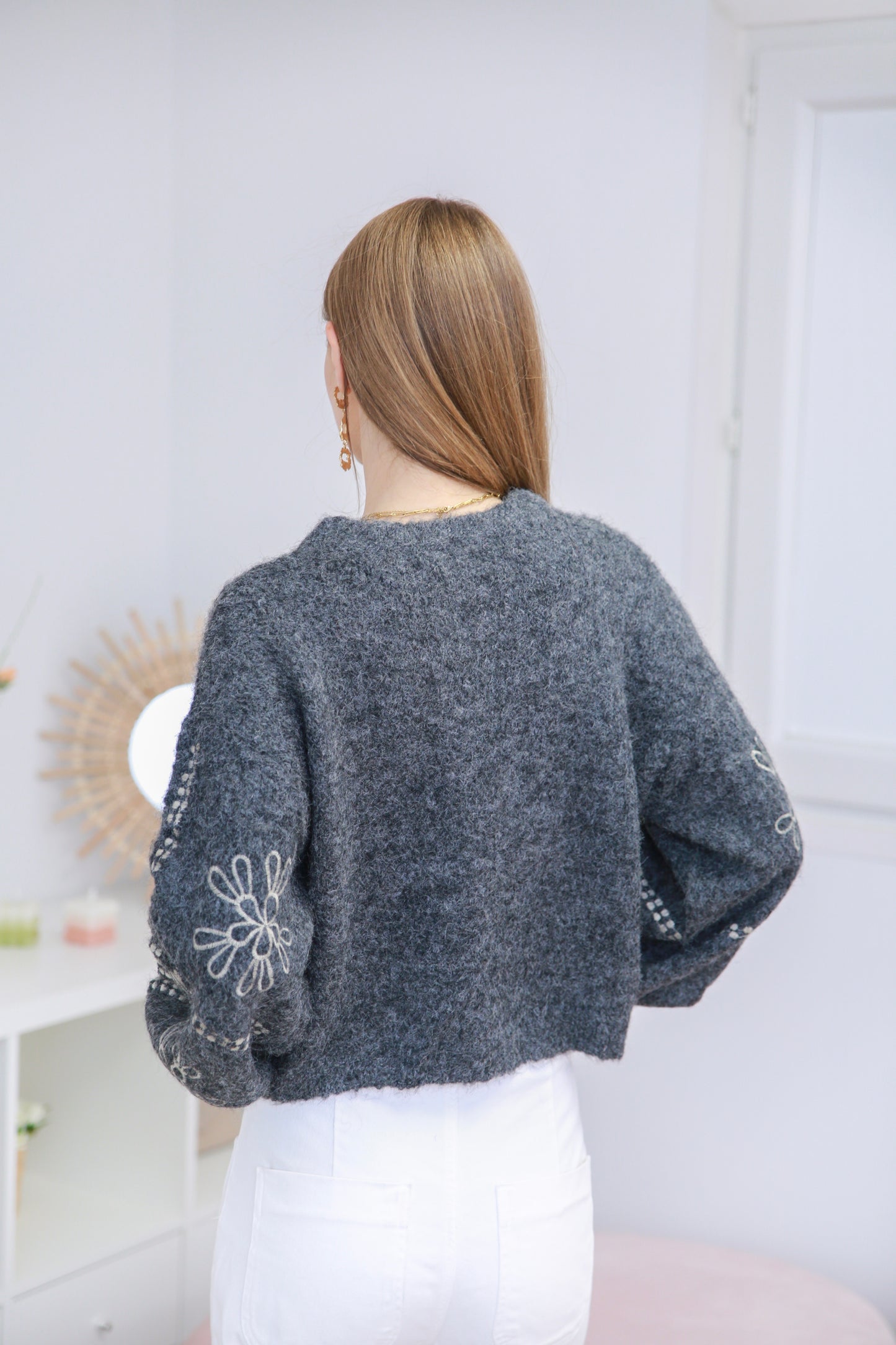 Pull en maille doux au toucher avec broderies de fleurs - 5388