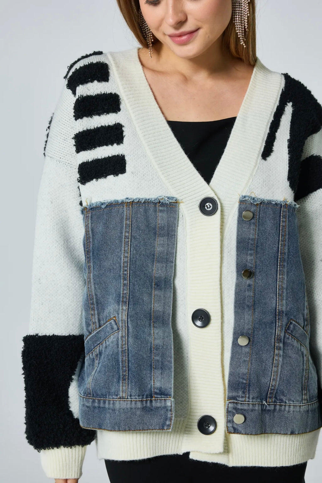 Cardigan Patchwork en Jean et Tricot avec Motifs - 592