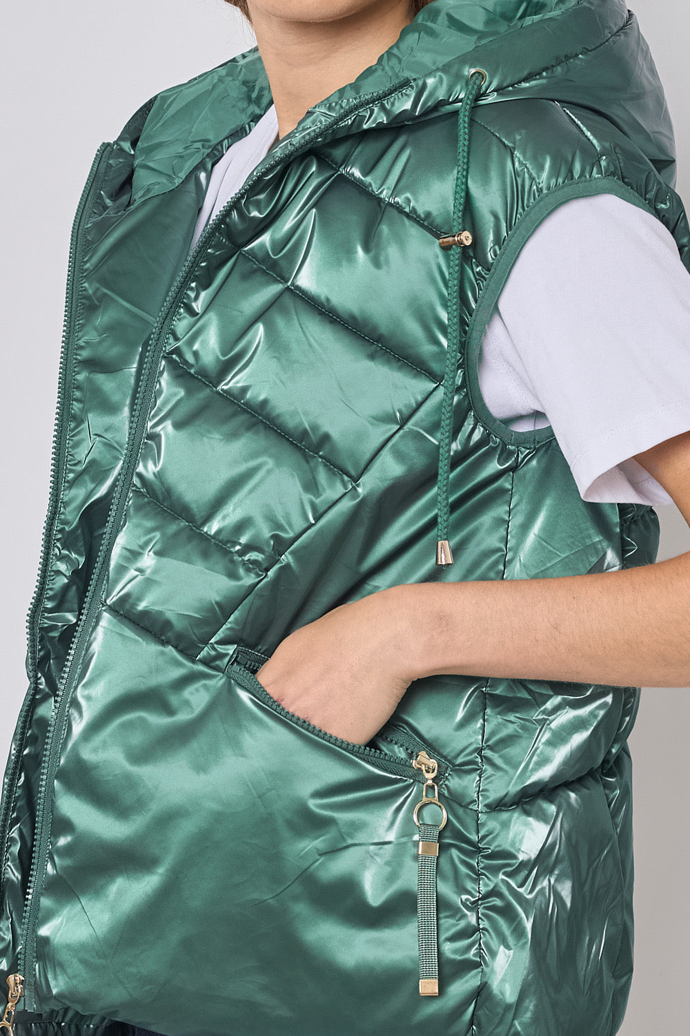Shiny sleeveless down jacket - 1828