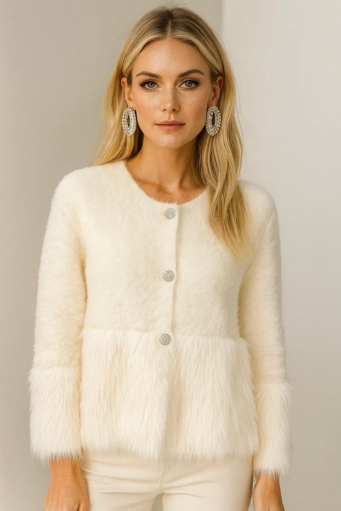 Gilet doux avec détails en fausse fourrure - 595