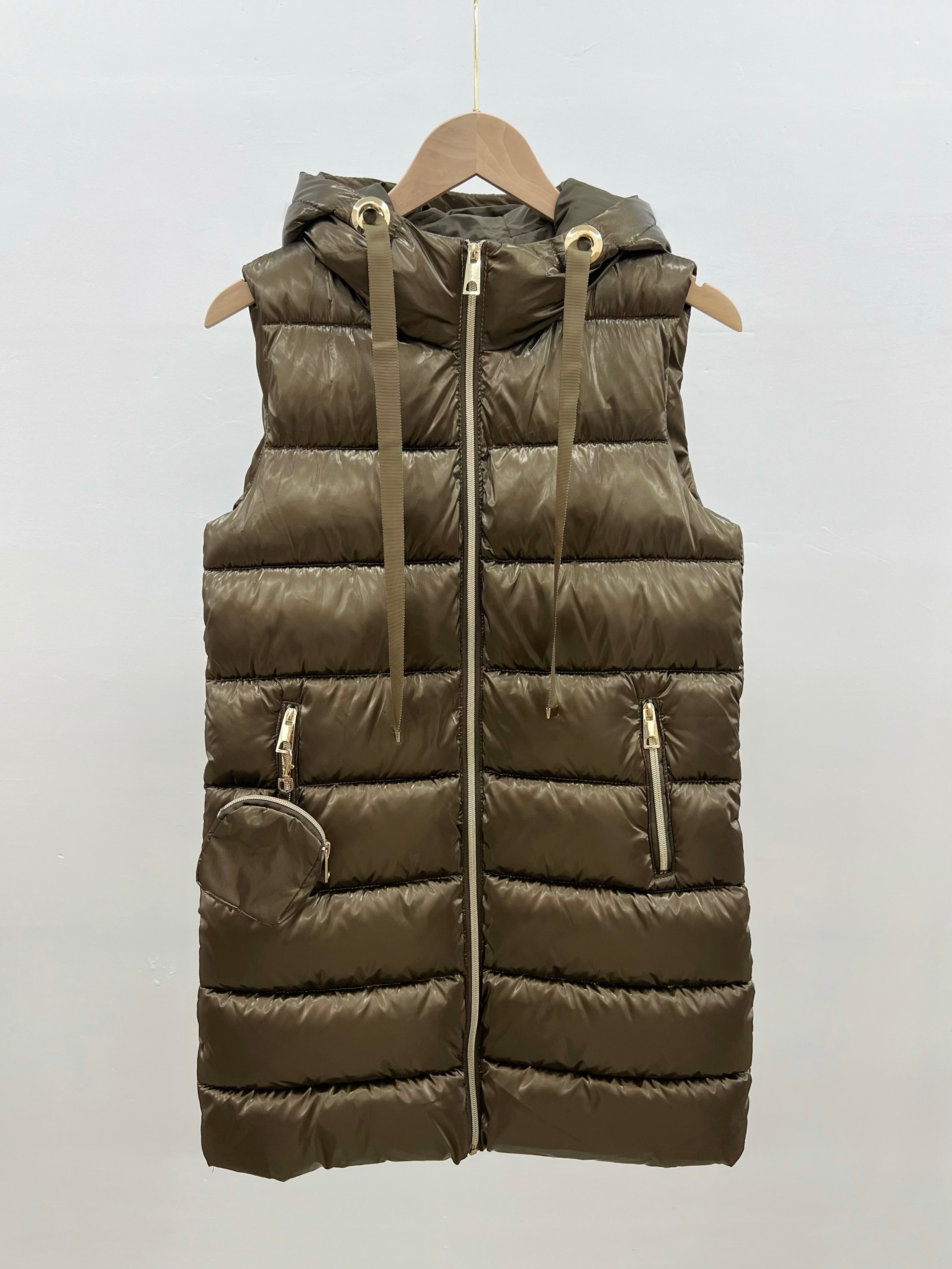 Shiny sleeveless down jacket - 1785