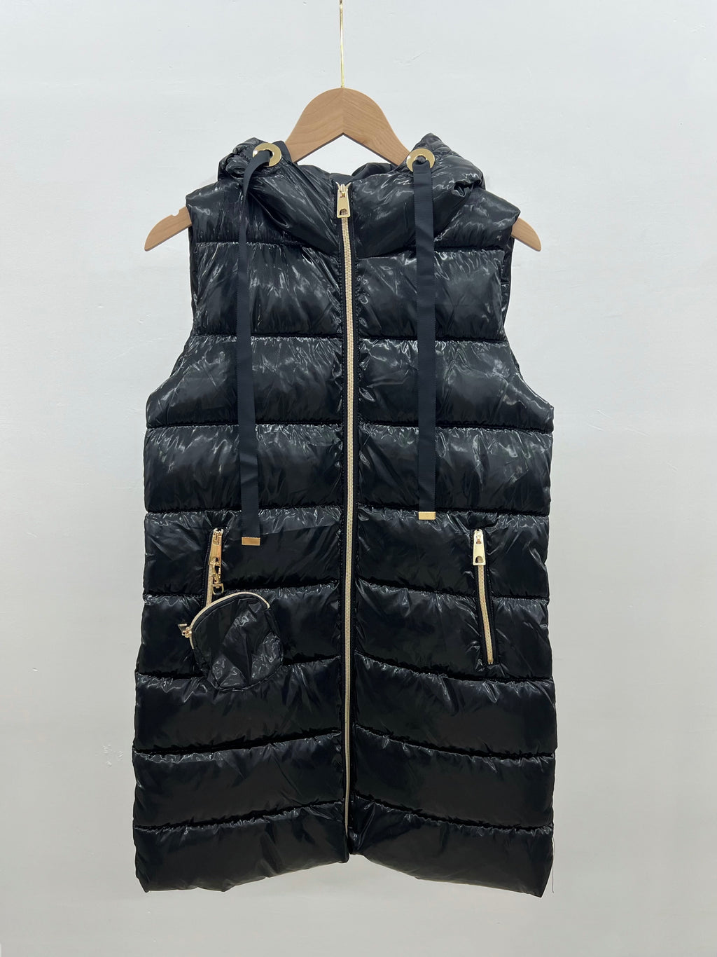 Shiny sleeveless down jacket - 1785