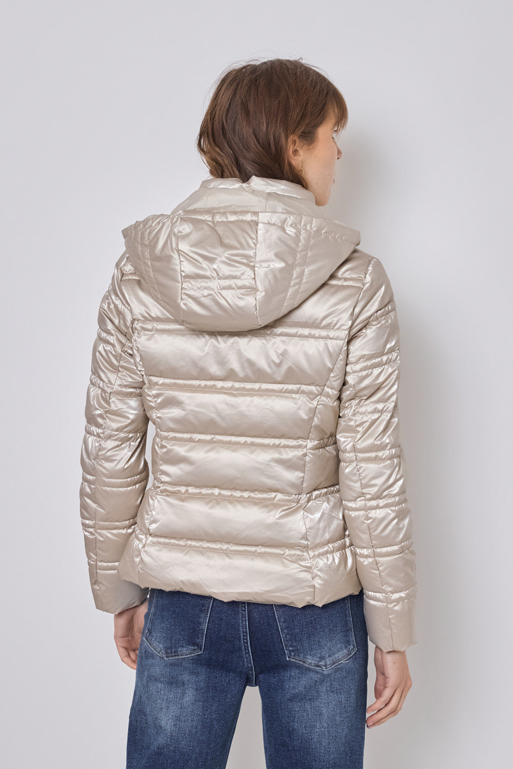 Shiny and lightweight down jacket with hood - 1830