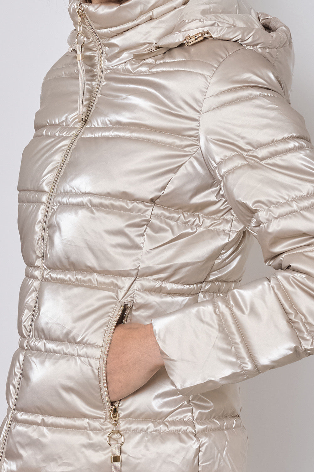Shiny and lightweight down jacket with hood - 1830
