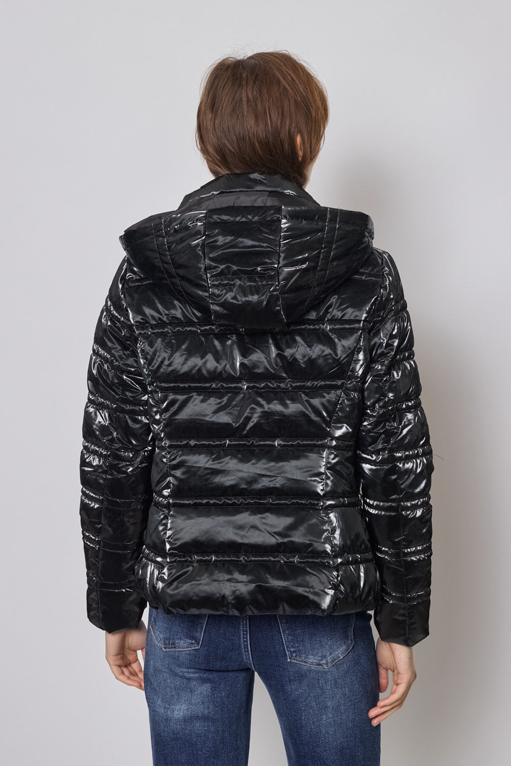 Shiny and lightweight down jacket with hood - 1830