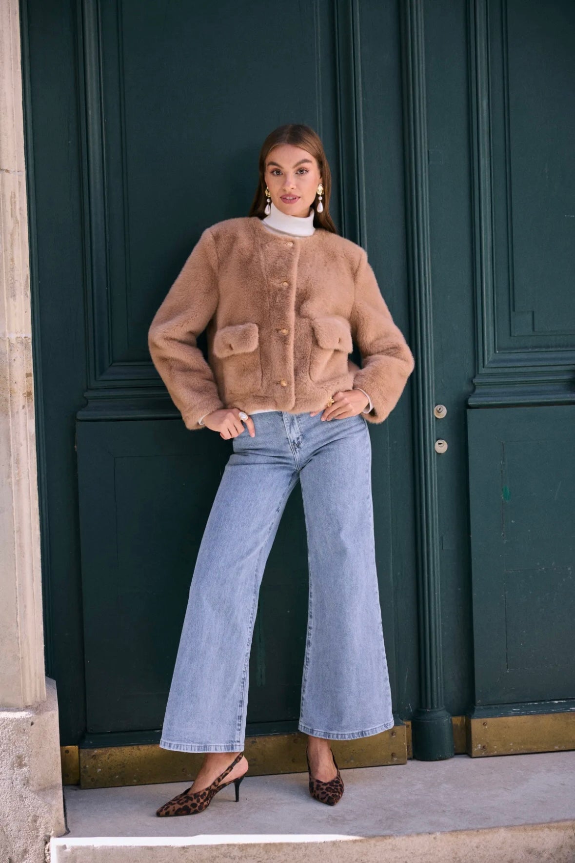 Manteau en Fourrure Synthétique à Poches avec Boutons - 2582