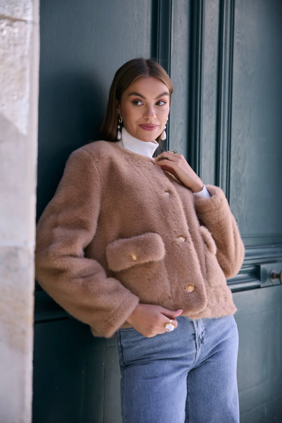 Manteau en Fourrure Synthétique à Poches avec Boutons - 2582