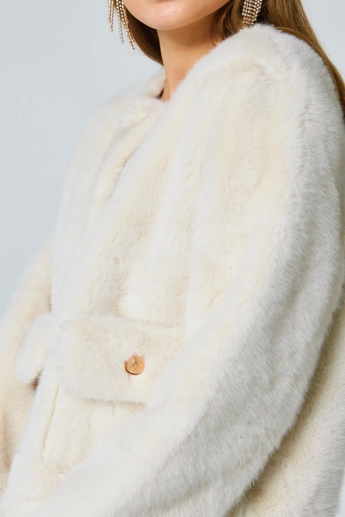 Manteau en Fourrure Synthétique à Poches avec Boutons - 2582