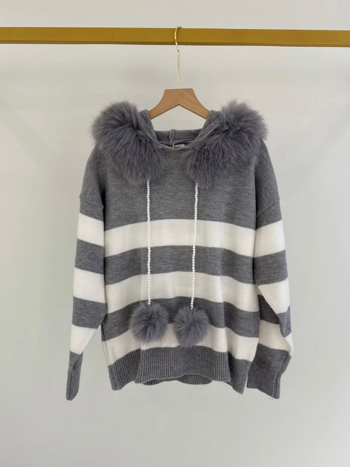 Pull à rayures avec capuche en fausse fourrure - 571