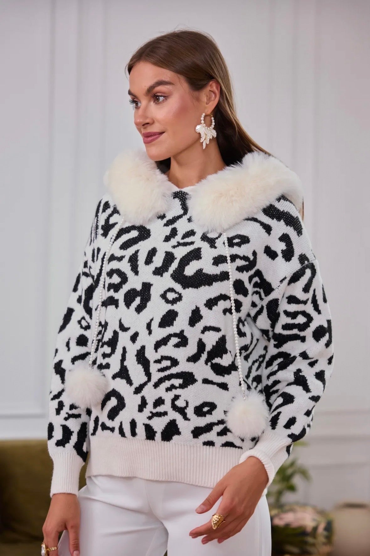 Pull léopard blanc avec col en fausse fourrure - 575