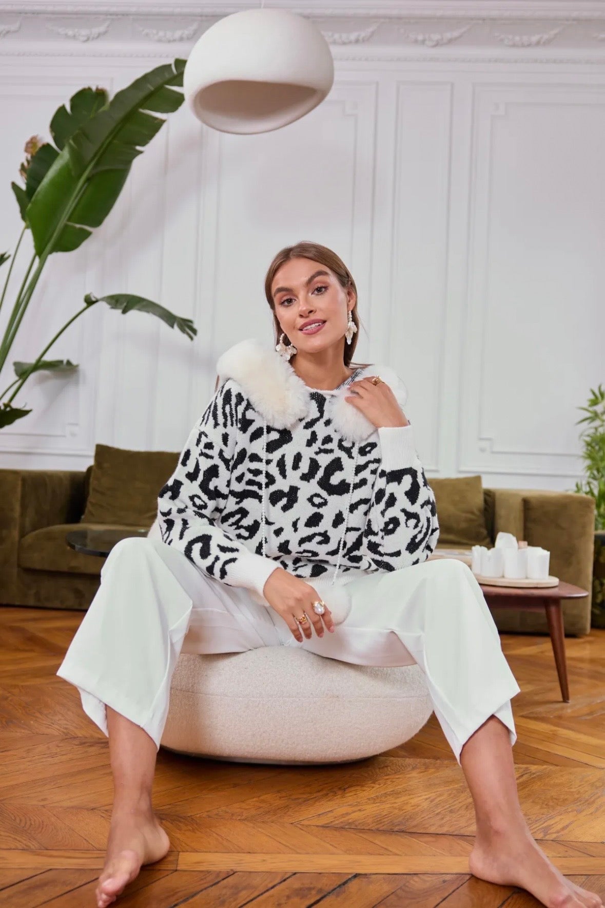Pull léopard blanc avec col en fausse fourrure - 575