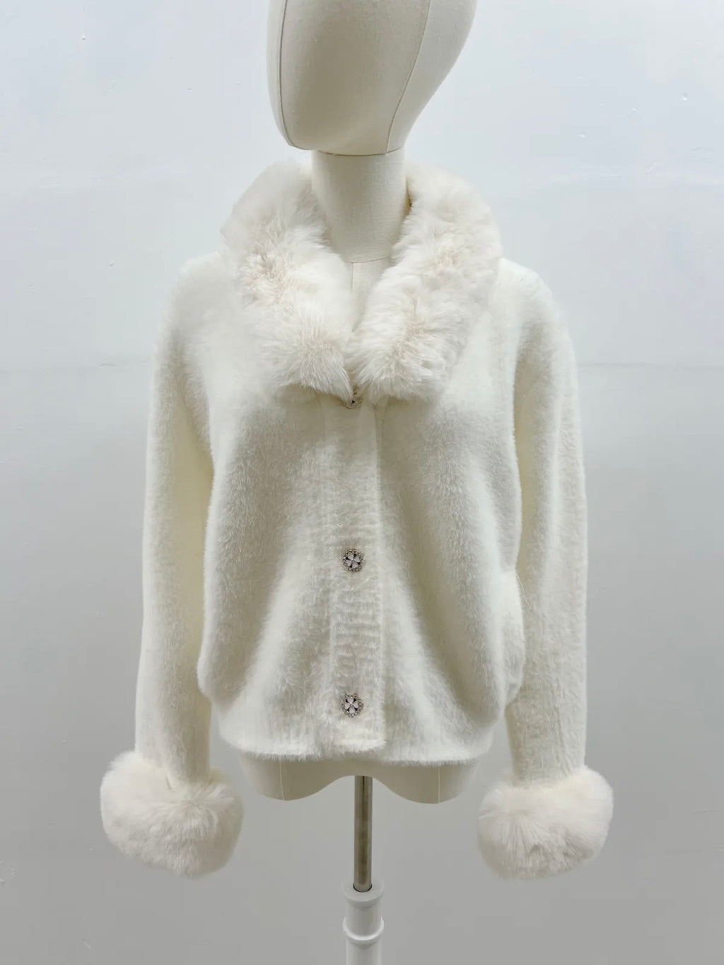 Cardigan doux avec col et poignets fourrures - 588
