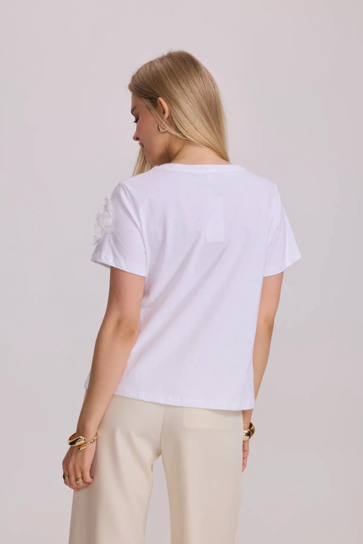 T-shirt en coton avec fleurs en relief - 3071