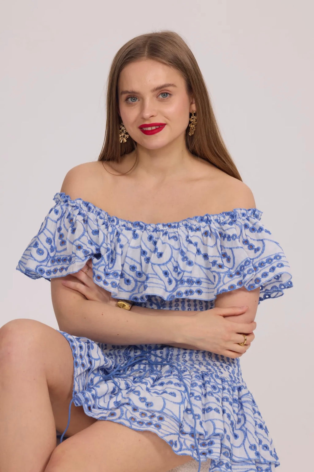 Off-the-shoulder short dress with openwork embroidery - 3082