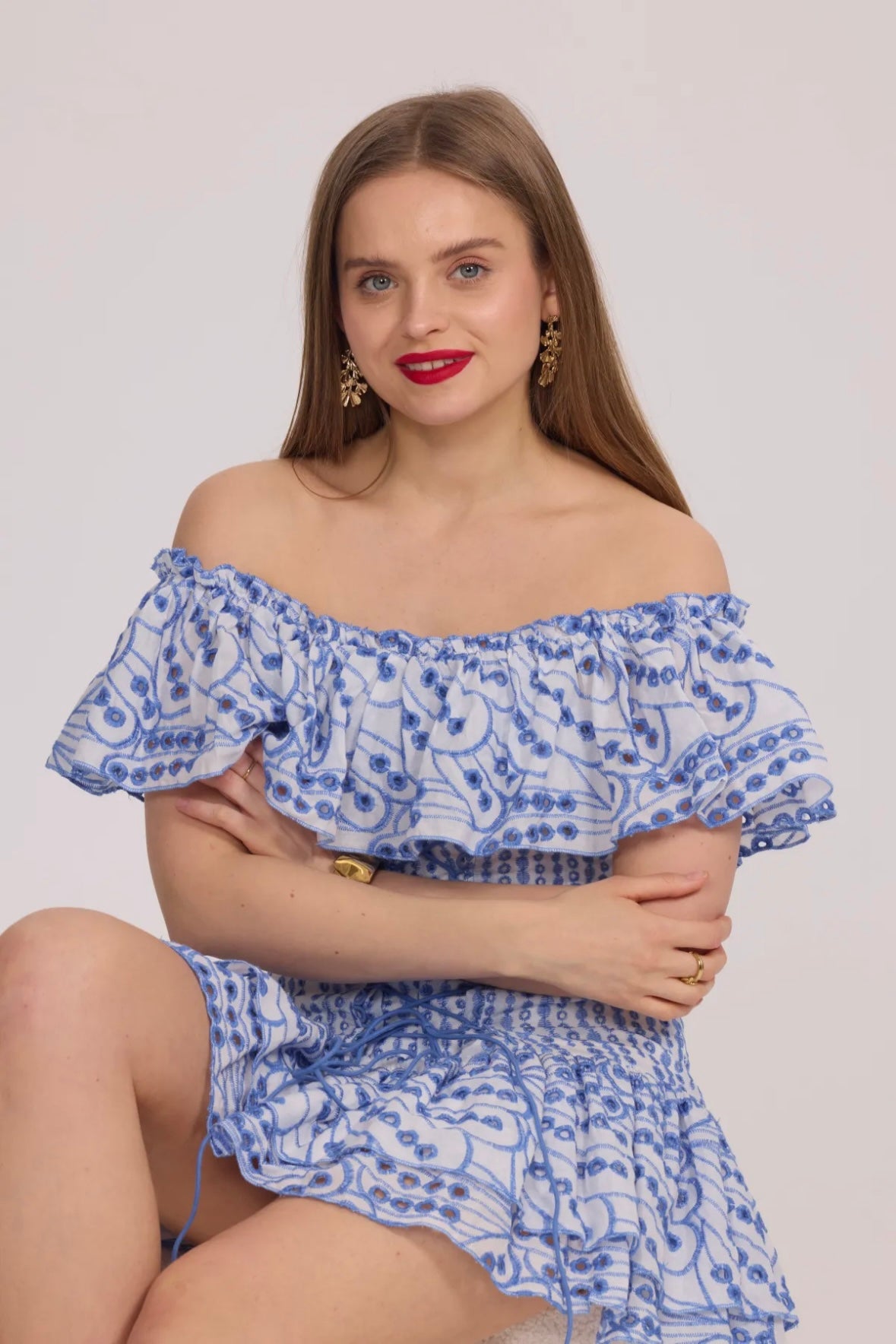 Off-the-shoulder short dress with openwork embroidery - 3082