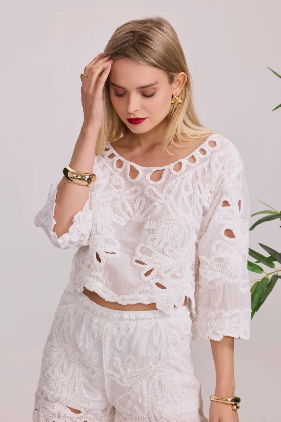 Crochet top with 3/4 sleeves and fancy embroidery 2502-CROCHET