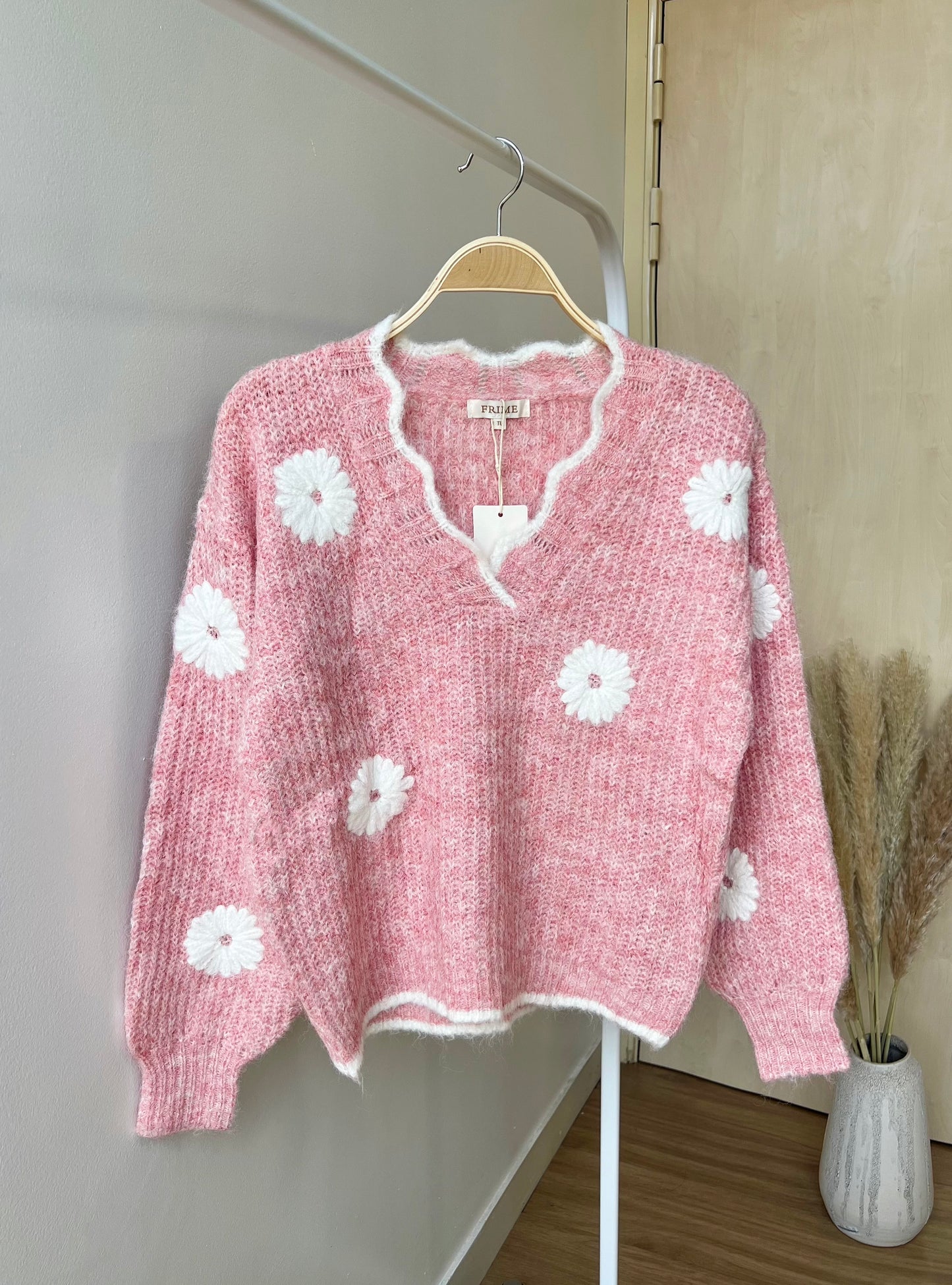 Pull en maille avec fleurs brodées - 5377