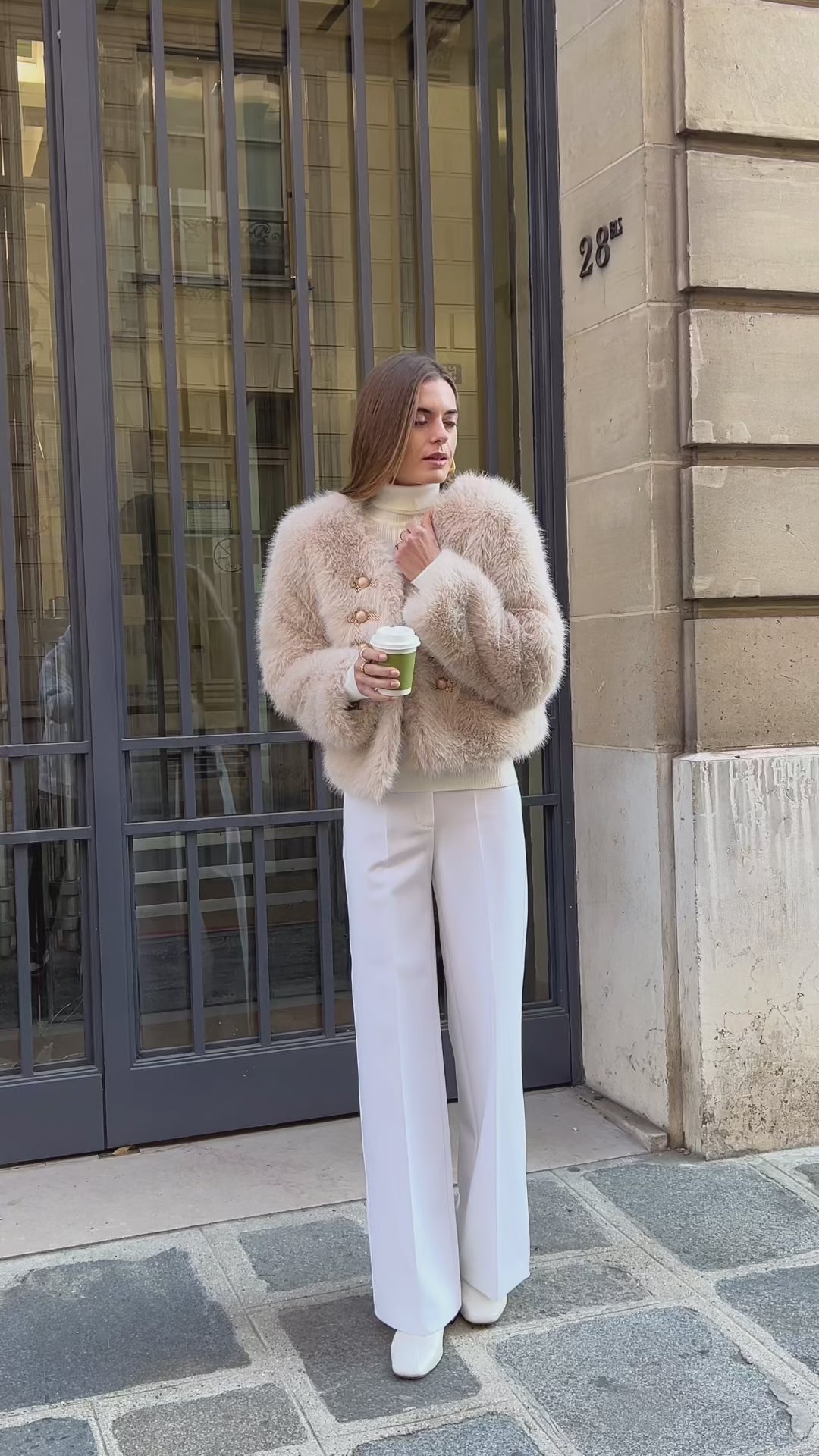 Manteau court en fausse fourrure - 2580